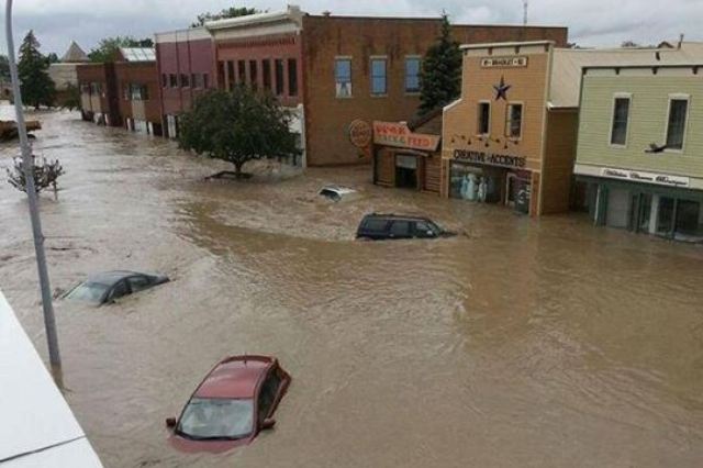 o-ALBERTA-FLOODING-HIGH-RIVER-facebook